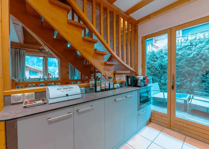 Chalet Muguet Gauche With Hot Tub Sleeps 10 Central Morzine