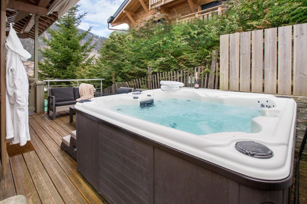 Muguet Gauche With Hot Tub Sleeps 10 * Morzine