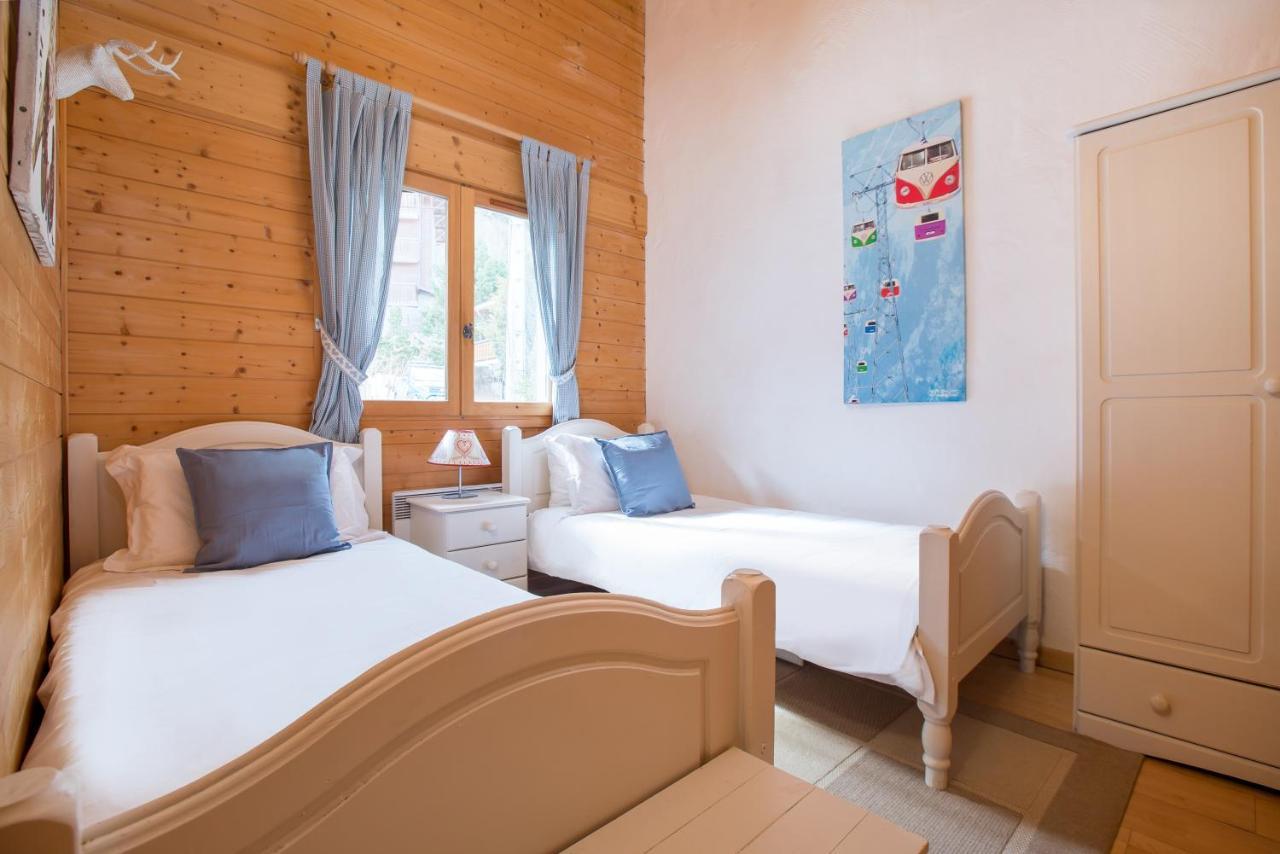 Muguet Gauche With Hot Tub Sleeps 10 Chalet Morzine