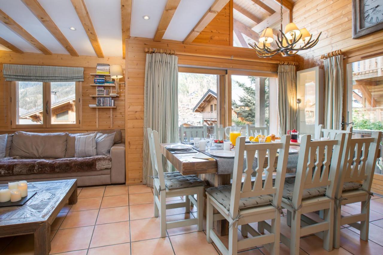 Muguet Gauche With Hot Tub Sleeps 10 Chalet Morzine