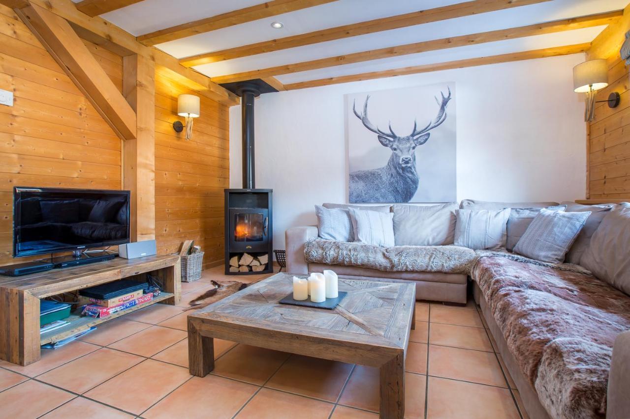 Chalet Muguet Gauche With Hot Tub Sleeps 10
