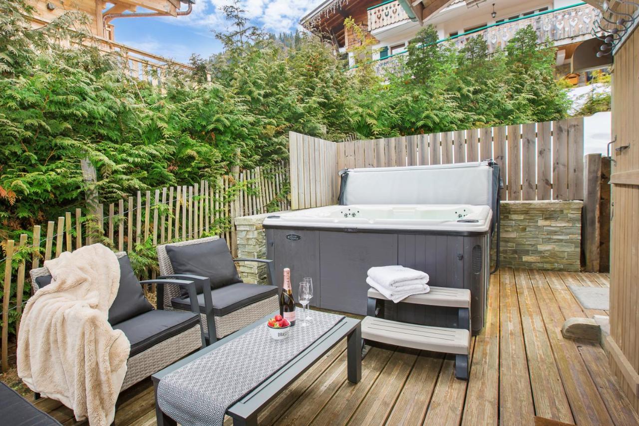 Muguet Gauche With Hot Tub Sleeps 10 * Morzine
