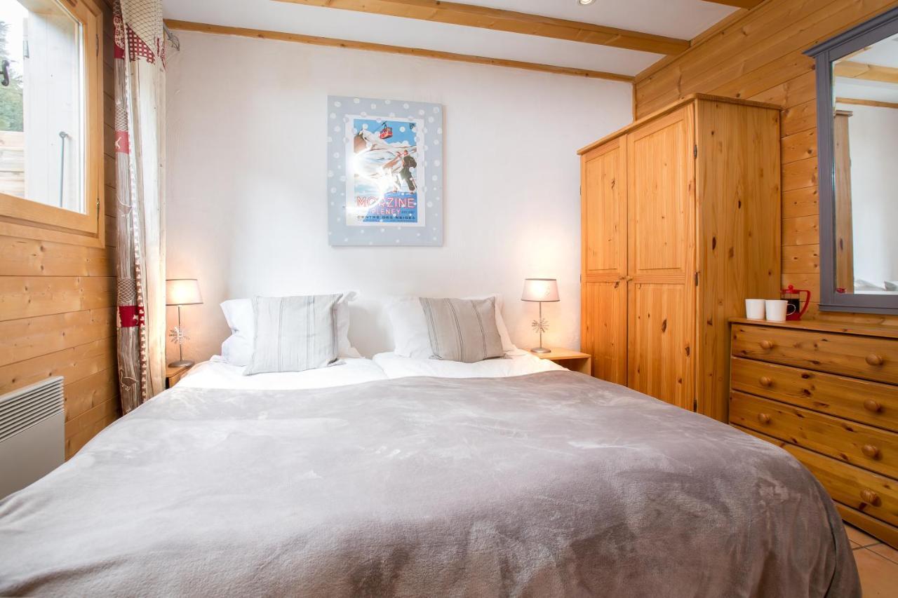 Muguet Gauche With Hot Tub Sleeps 10 Chalet *