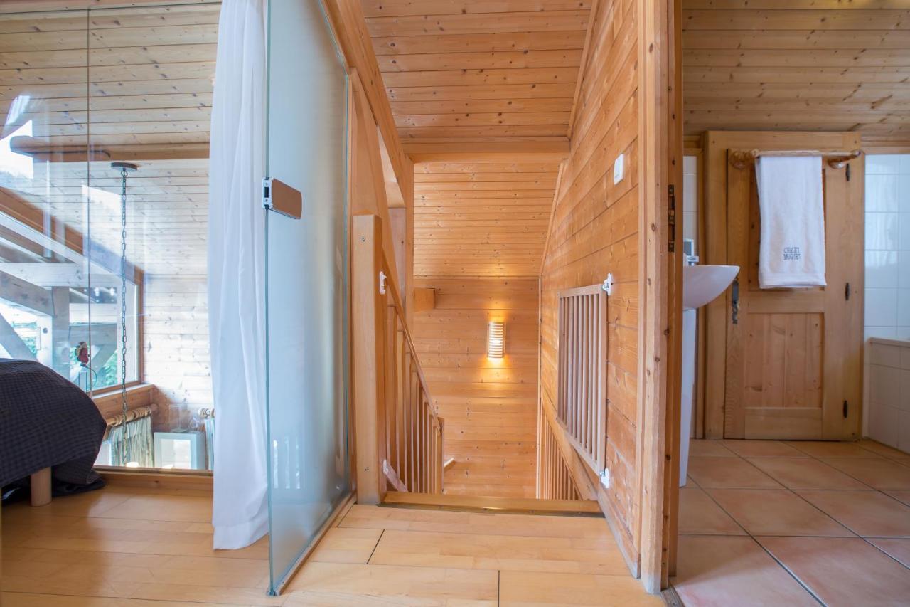 Muguet Gauche With Hot Tub Sleeps 10 *