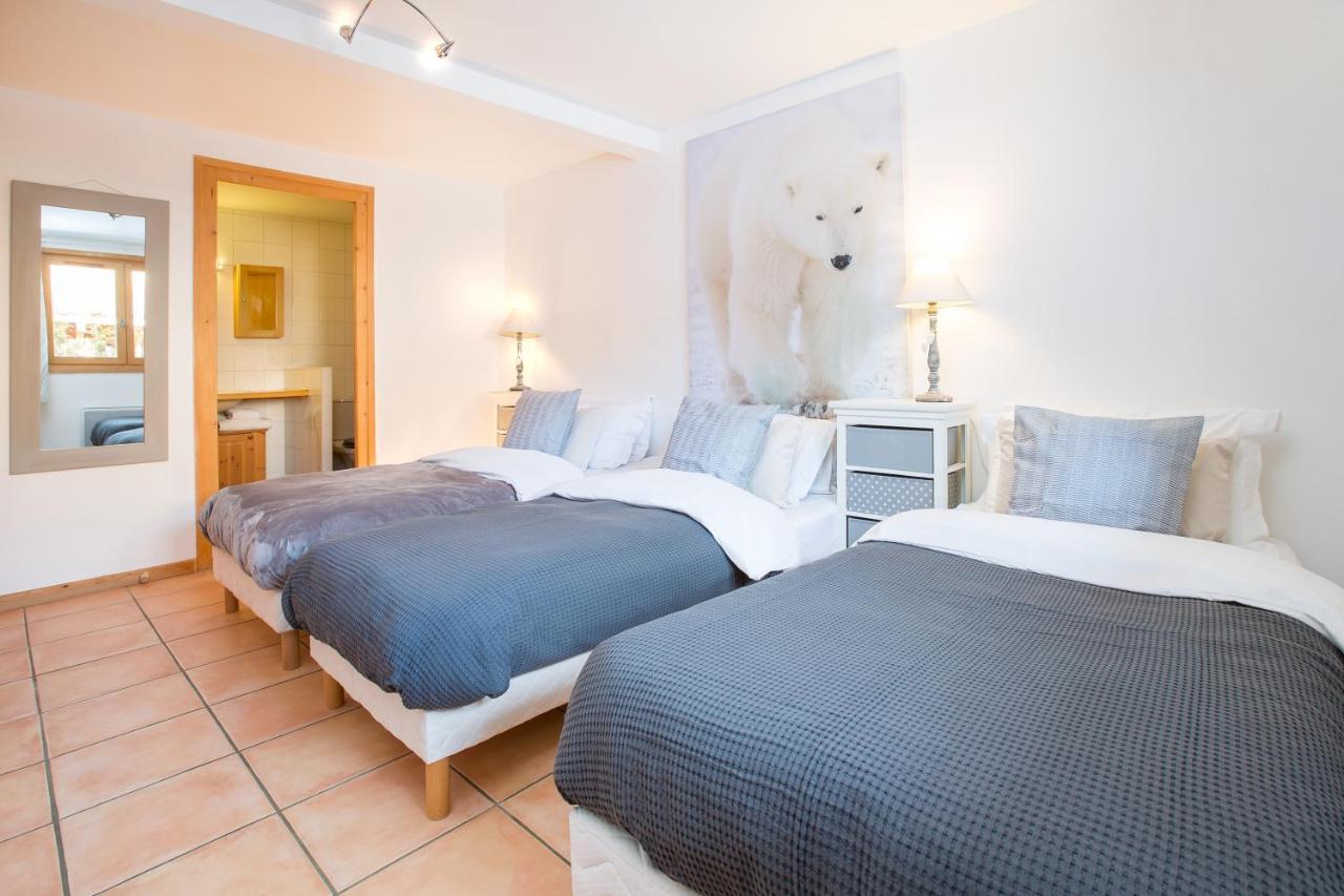 Muguet Gauche With Hot Tub Sleeps 10 Chalet Morzine